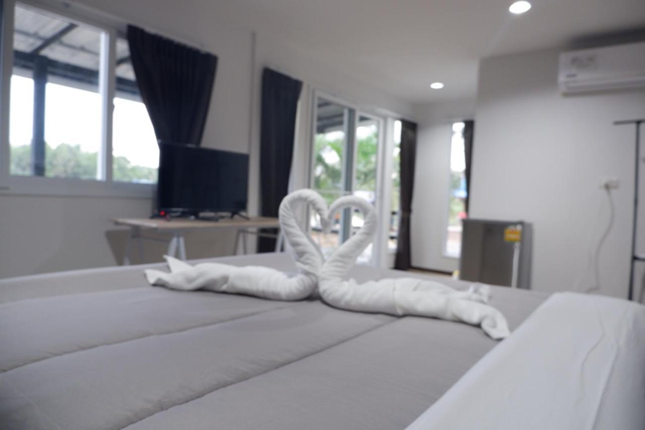 Baantia Chomtawan Bed & Breakfast Сурат Тхани Екстериор снимка